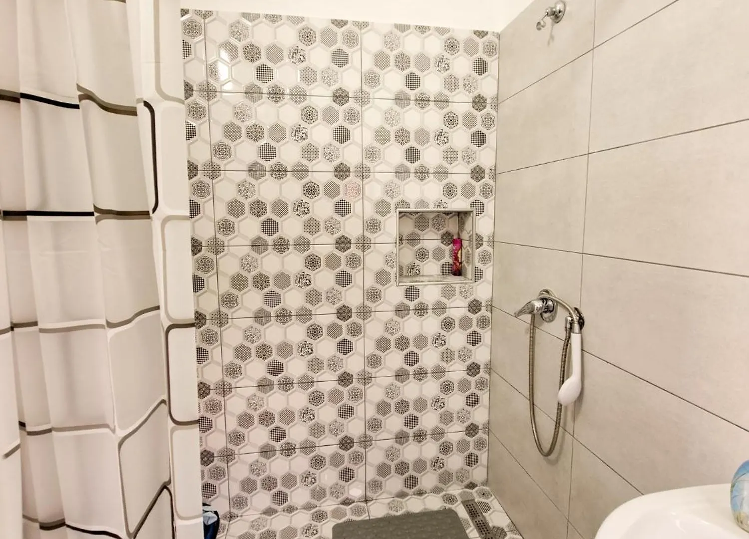 Troi Beach House Vlore 0*,  Albania